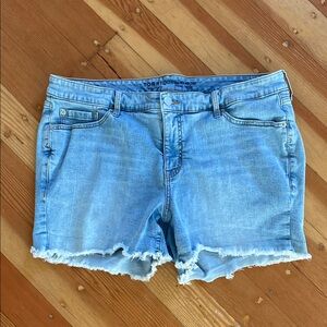 Torrid Jean Mid Rise Mid Short Classic Cut-Off Style Light-wash Stretch Denim 20